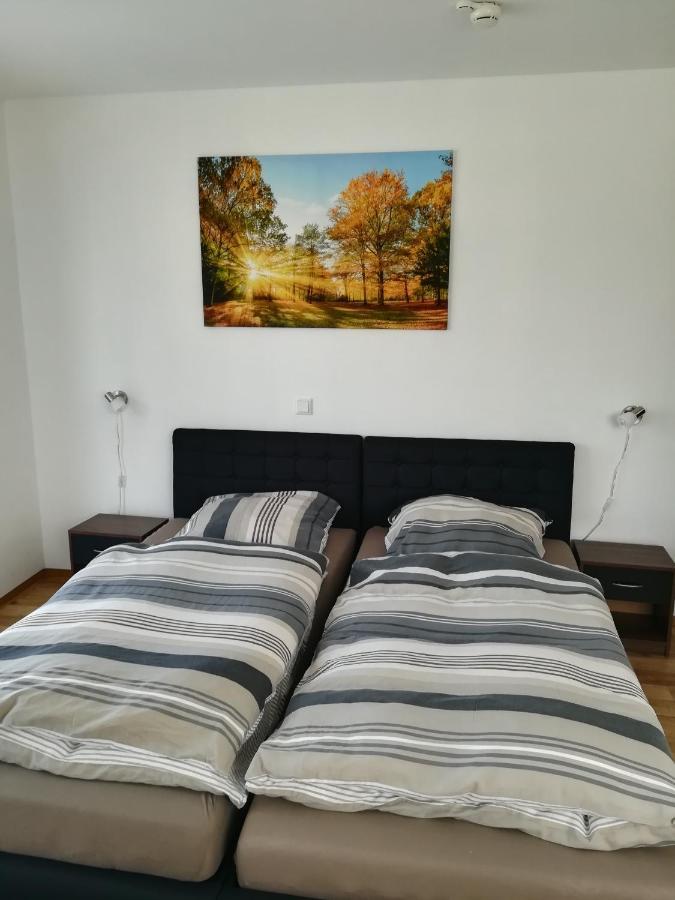 Jura Hotel Neurenberg Buitenkant foto